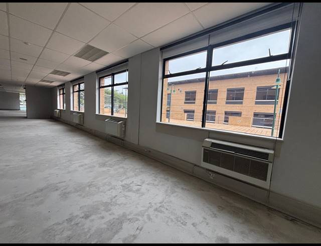 1,023M² OFFICE TO LET IN PLATTEKLOOF 3